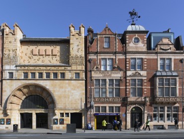 Whitechapel Gallery facade, with the Tree of Life by Rachel Whiteread.