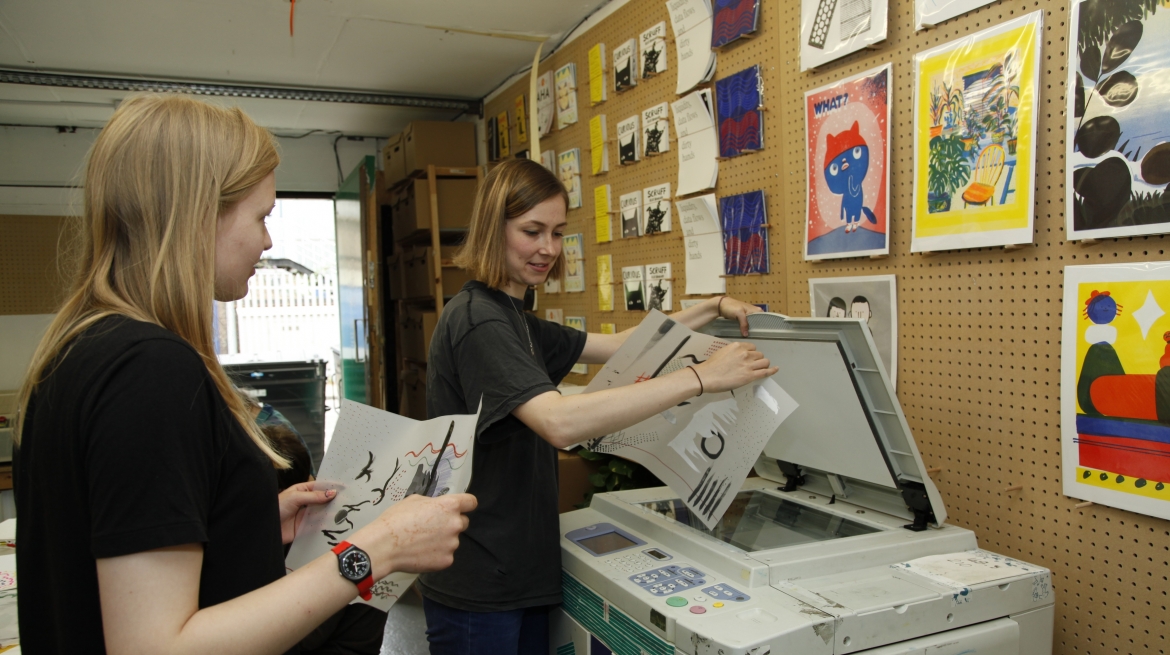 Picture of a workshop with Hato Press