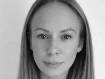 Jen Holdsworth Headshot